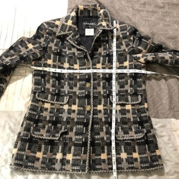 CHANEL Tweed wool jacket - Picture 6 of 11